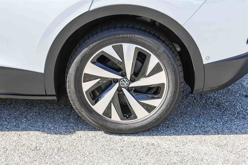 Used 2023 Volkswagen ID.4 Pro image 10