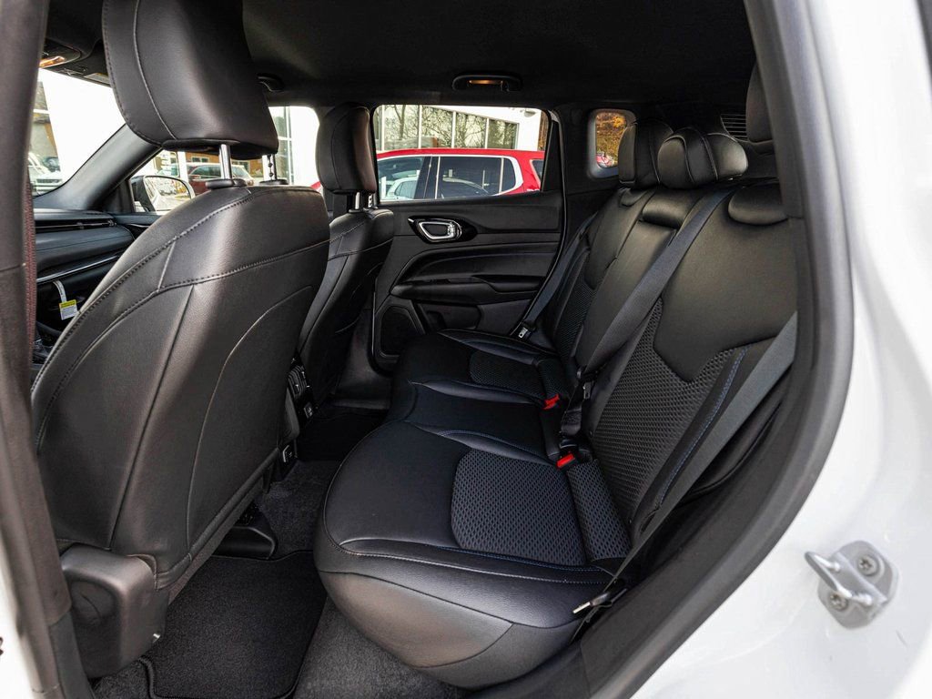 New 2026 Jeep Compass Latitude image 14