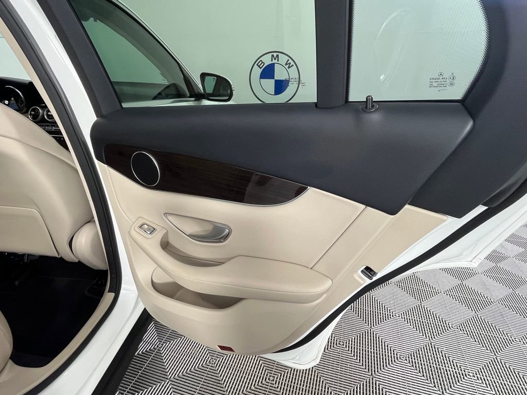 Used 2022 Mercedes-Benz GLC 300 image 22