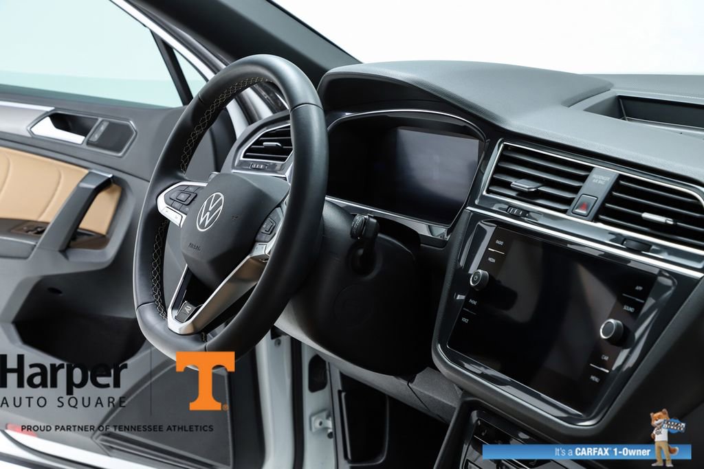 Used 2023 Volkswagen Tiguan SE R-Line image 33