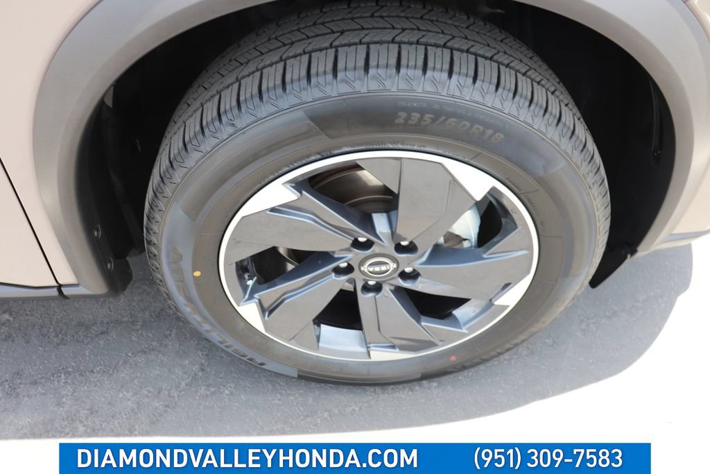 Used 2025 Nissan Rogue SV FWD image 19