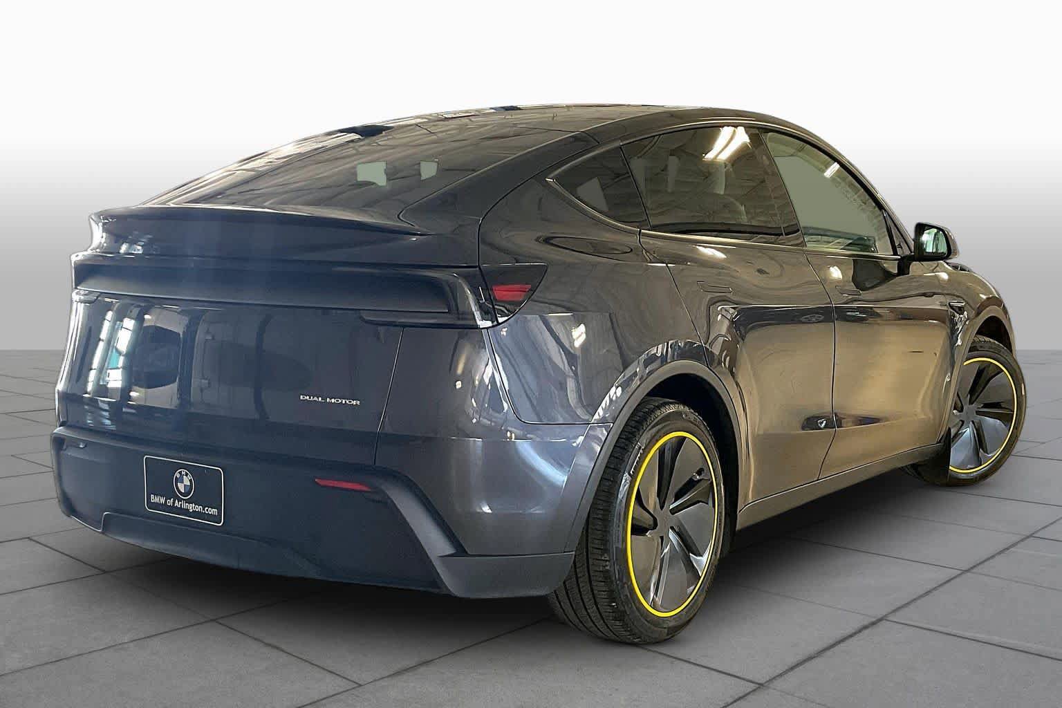 Used 2026 Tesla Model Y AWD image 12