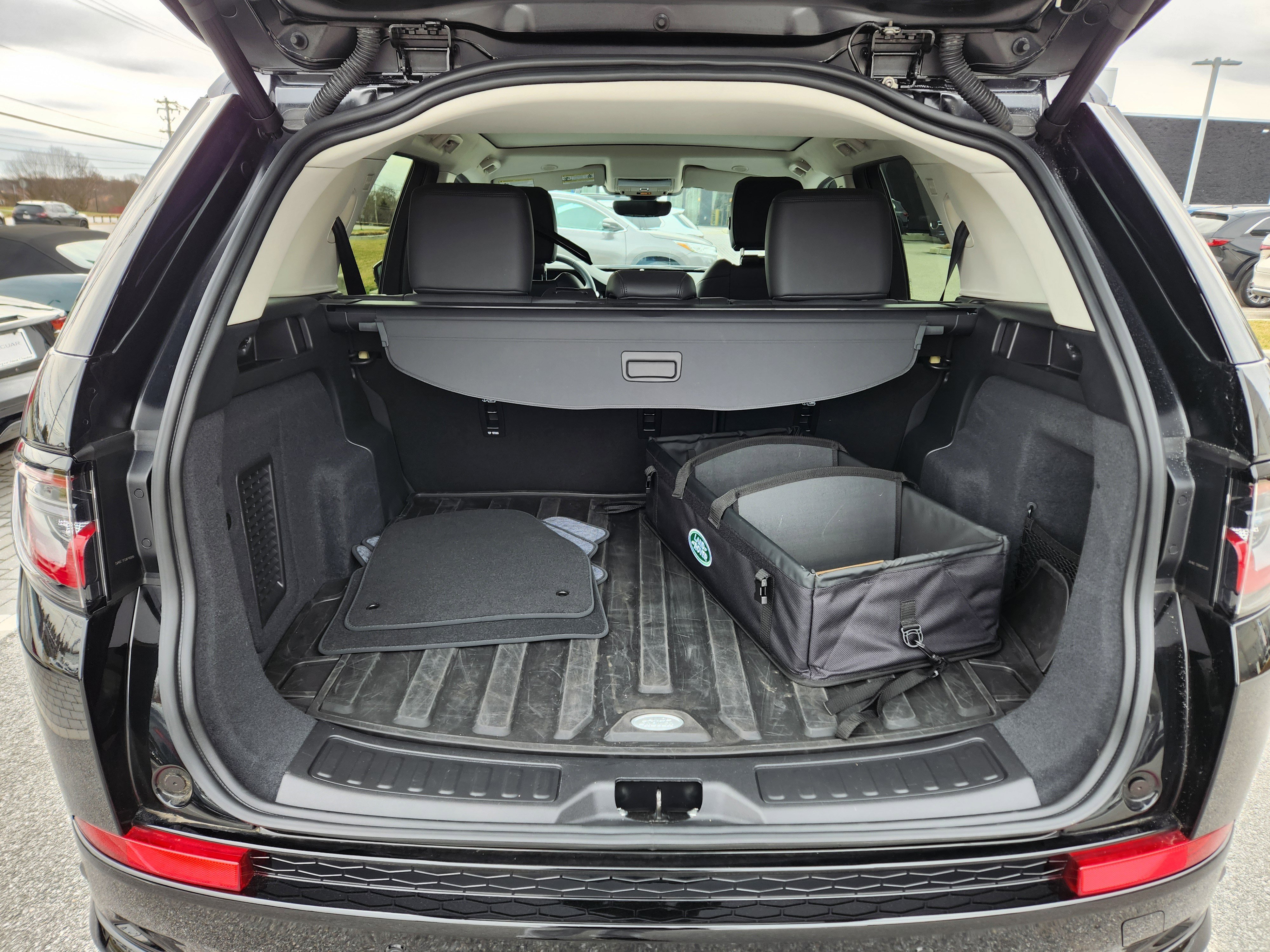 Certified 2025 Land Rover Discovery Sport S image 8