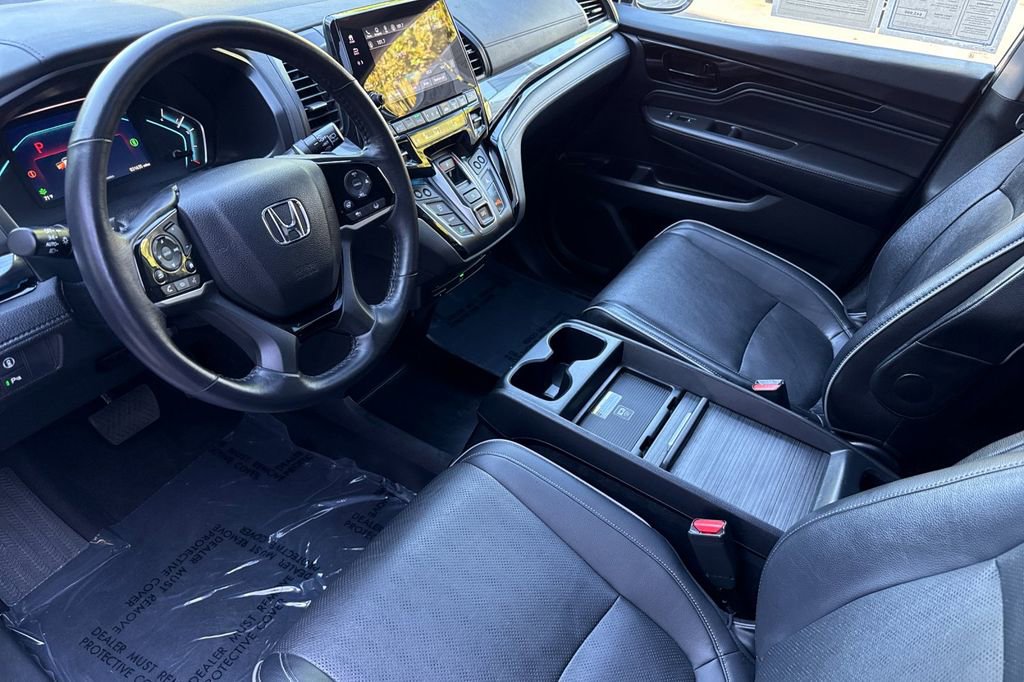 Certified 2024 Honda Odyssey Elite image 3