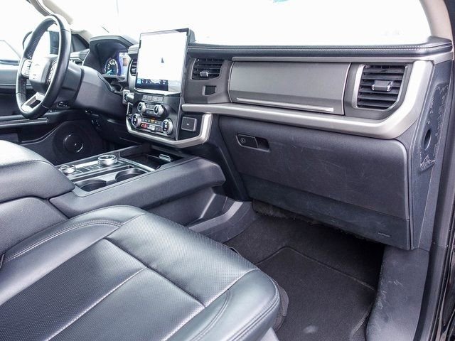 Used 2024 Ford Expedition Max XLT image 13