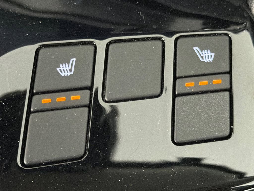 Used 2025 Kia Sportage SX image 32