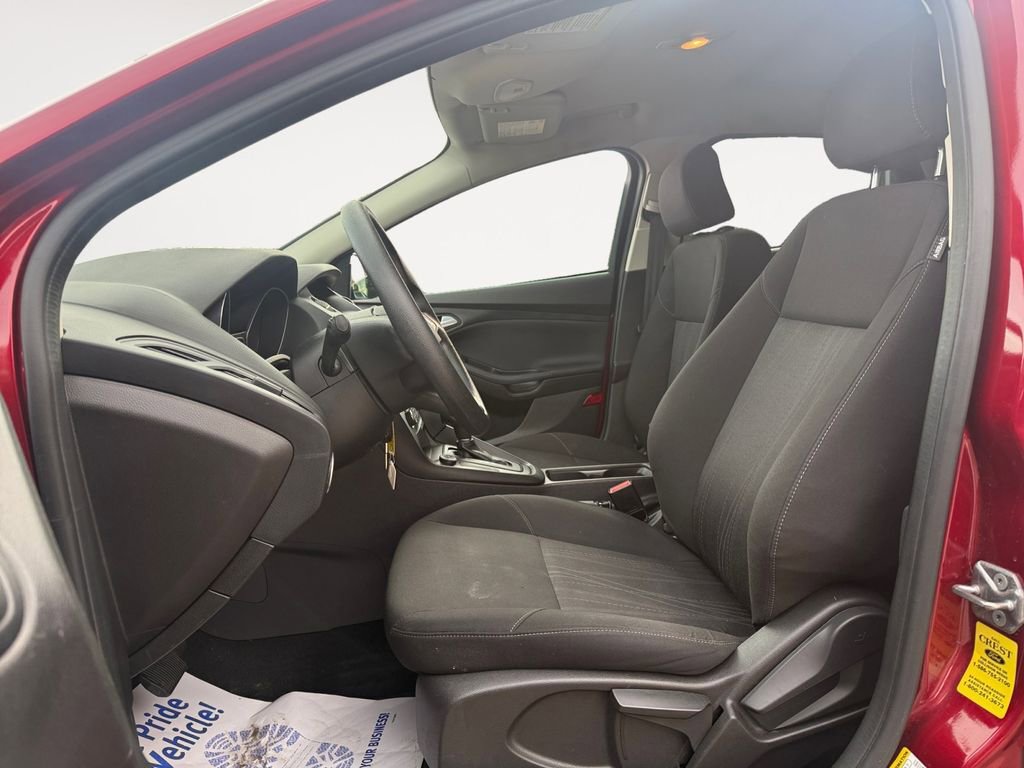 Used 2015 Ford Focus SE w/ Reverse Sensing Package image 9