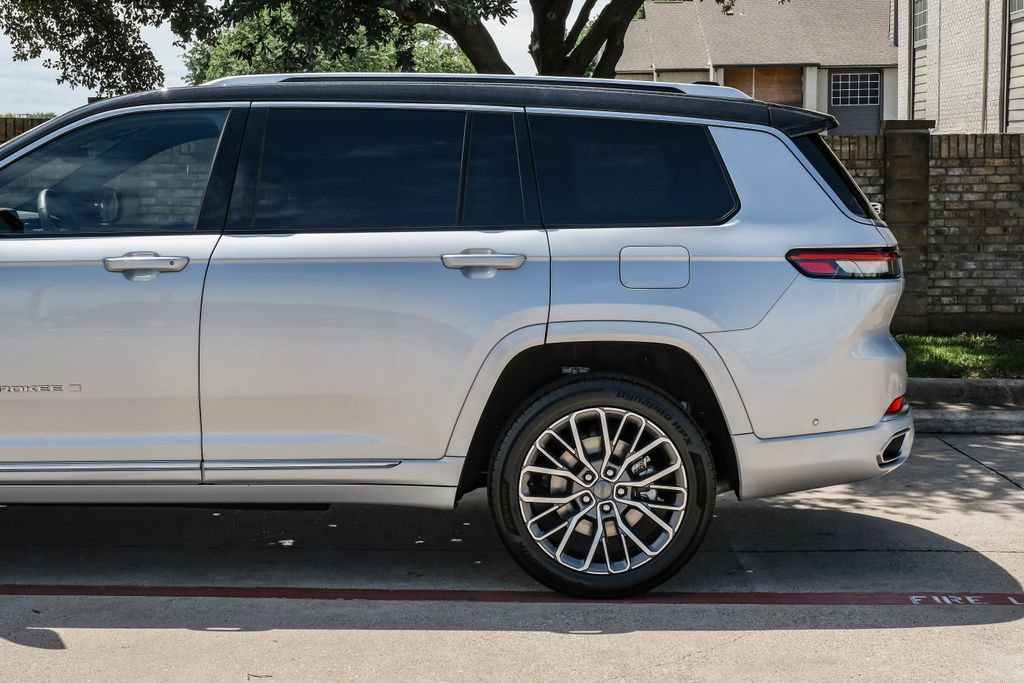 Used 2023 Jeep Grand Cherokee L Summit image 23