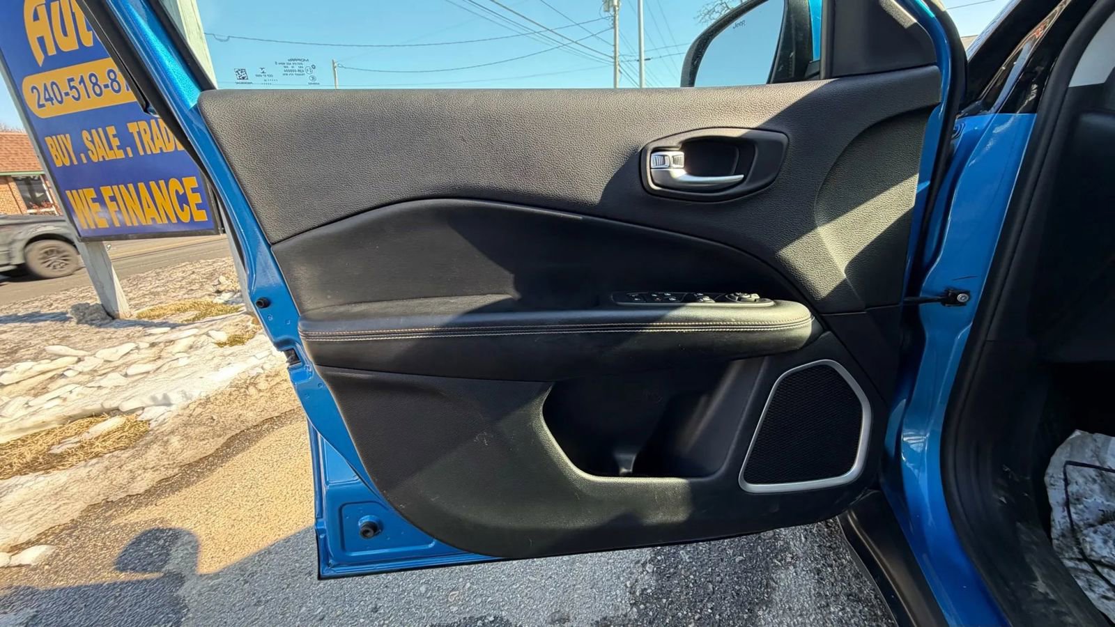 Used 2019 Jeep Compass Latitude w/ Popular Equipment Group image 17