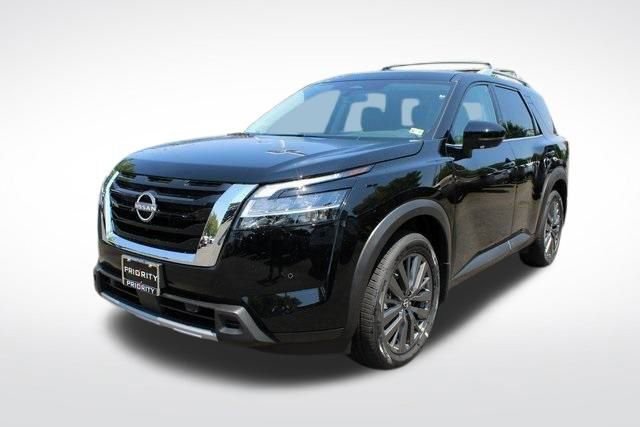 New 2025 Nissan Pathfinder SL w/ SL Premium Package
