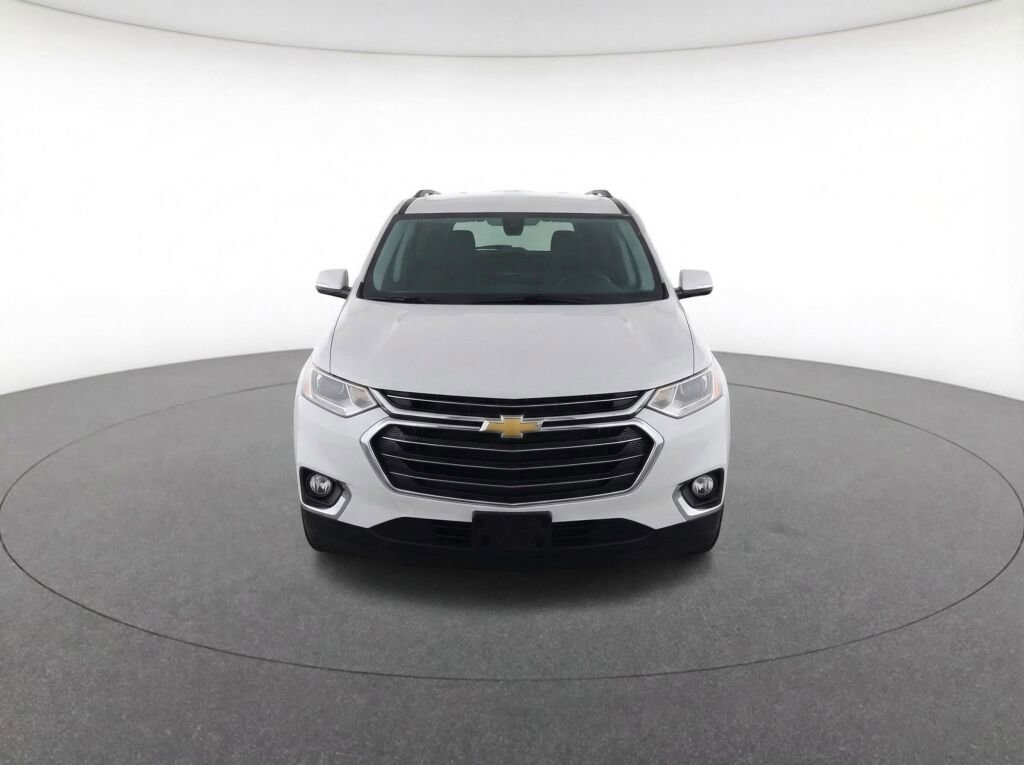 Used 2020 Chevrolet Traverse LT image 2
