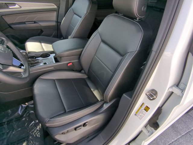 Certified 2023 Volkswagen Atlas Cross Sport SE w/ Black Wheel Package image 20