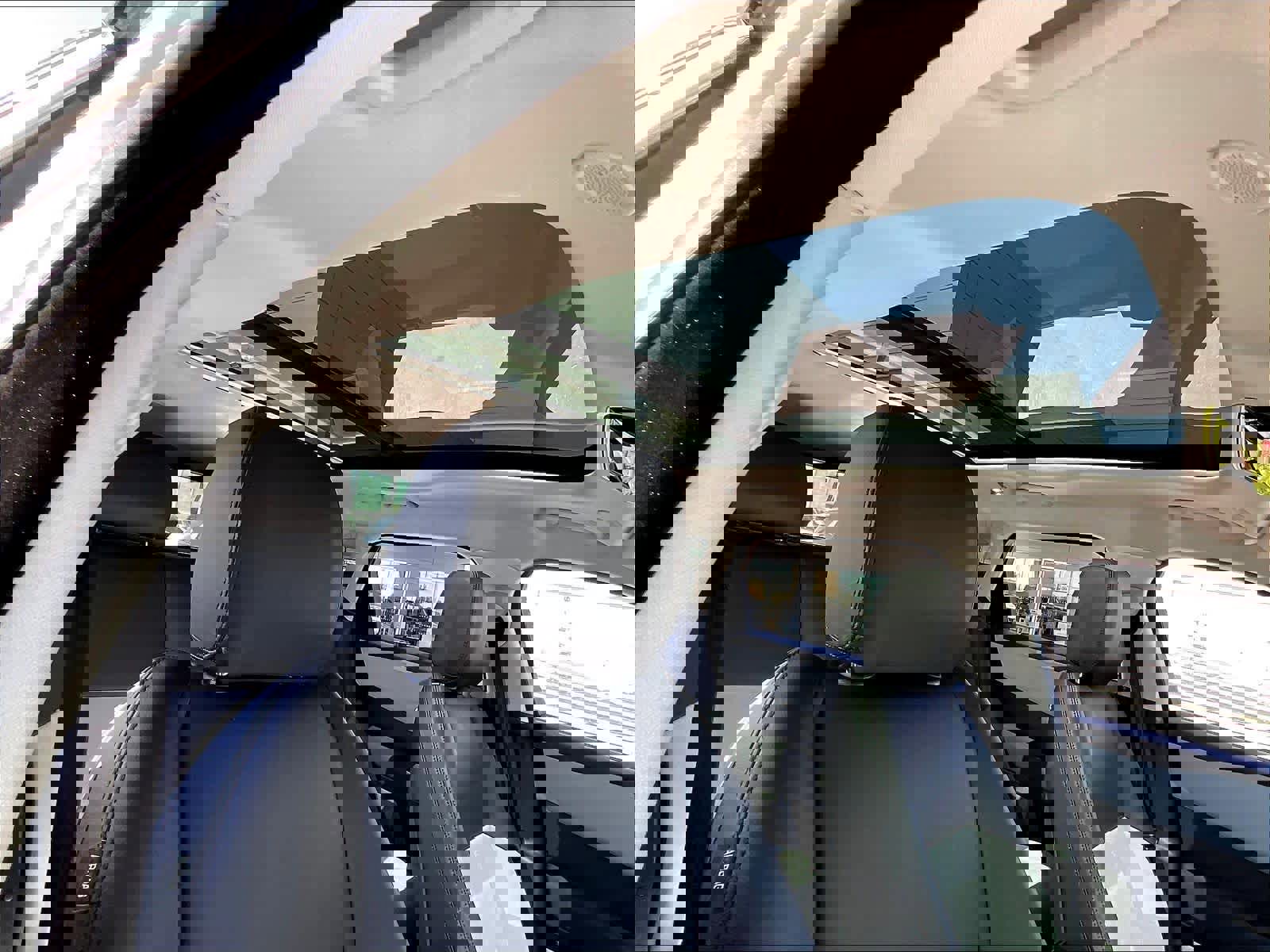 New 2025 Land Rover Range Rover Velar Dynamic SE image 28