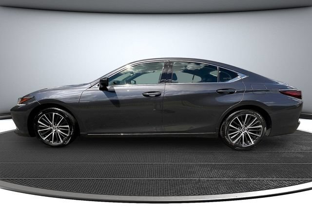 Used 2024 Lexus ES 350 w/ Premium Package FWD image 8