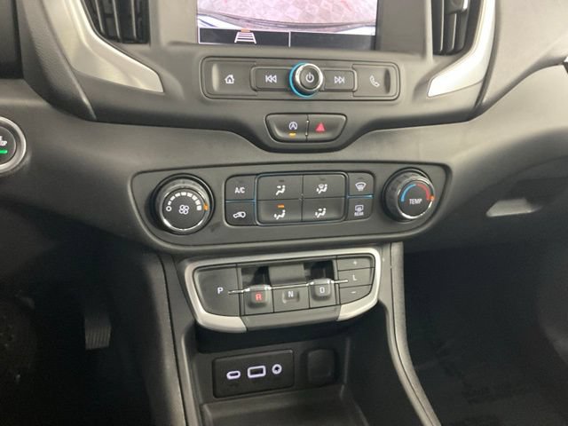 Used 2024 GMC Terrain SLE AWD/4WD image 18