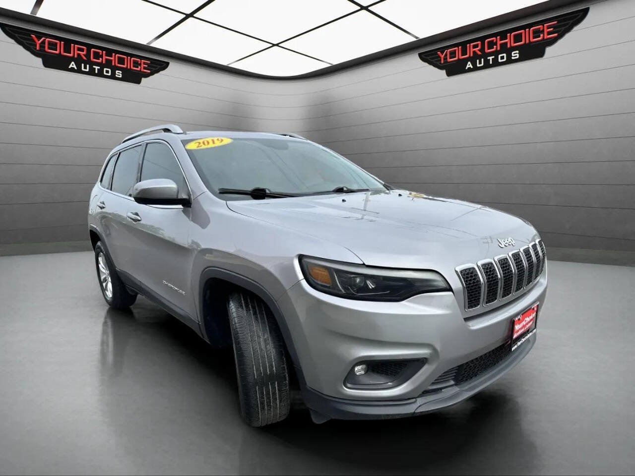 Used 2019 Jeep Cherokee Latitude w/ Popular Appearance Group AWD/4WD image 3
