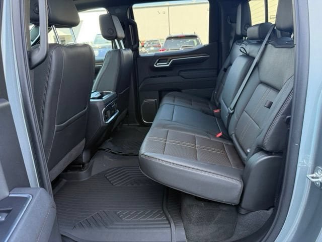 Certified 2026 Chevrolet Silverado 1500 High Country AWD/4WD image 32