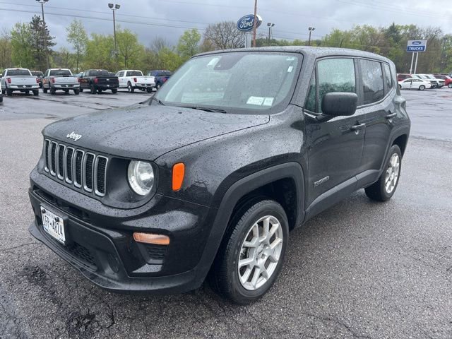 Used 2023 Jeep Renegade Latitude AWD/4WD image 10