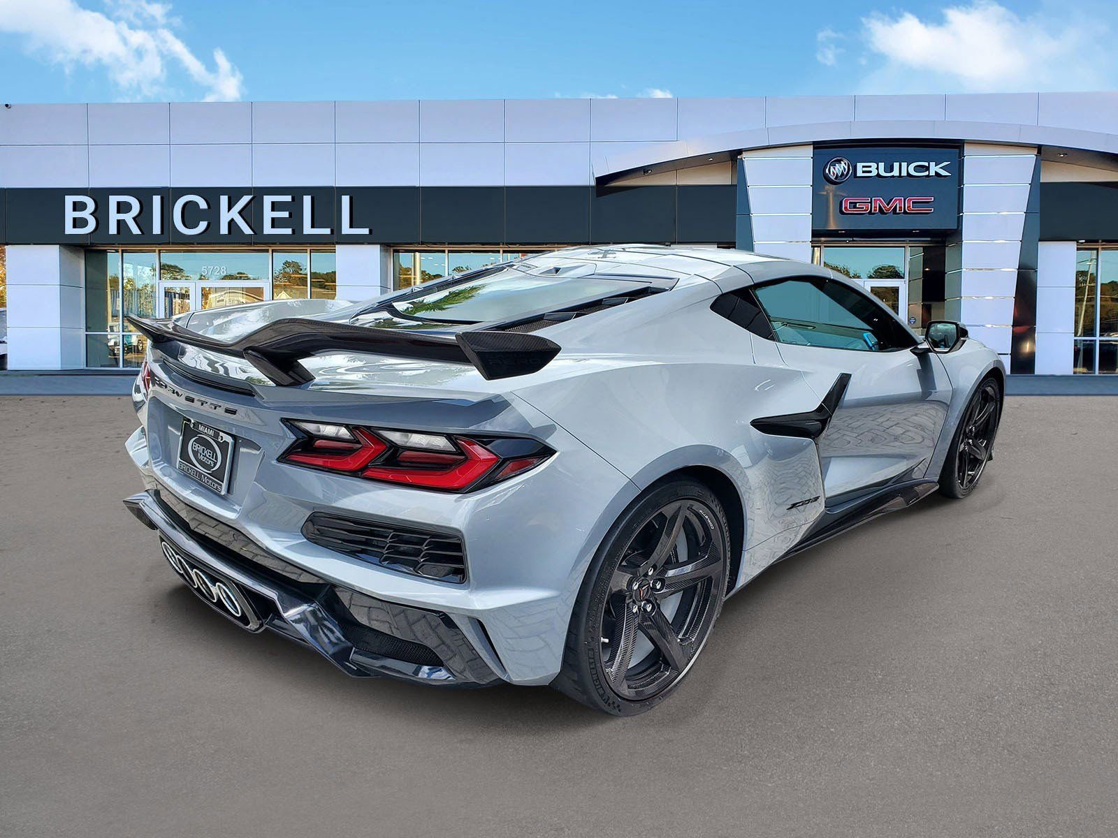 Used 2024 Chevrolet Corvette Z06 w/ Z07 Performance Package RWD image 3