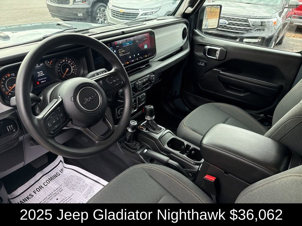 Used 2025 Jeep Gladiator Sport image 10