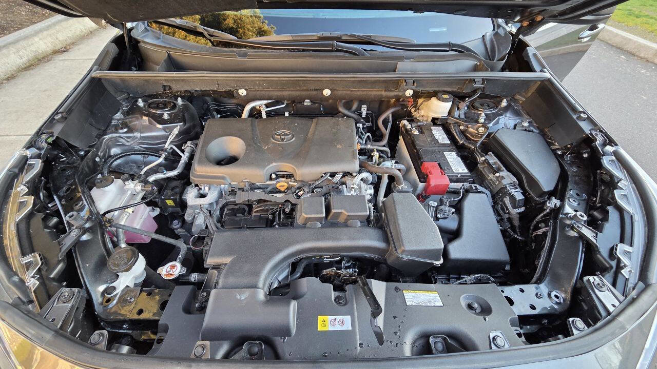 Used 2024 Toyota RAV4 LE image 10