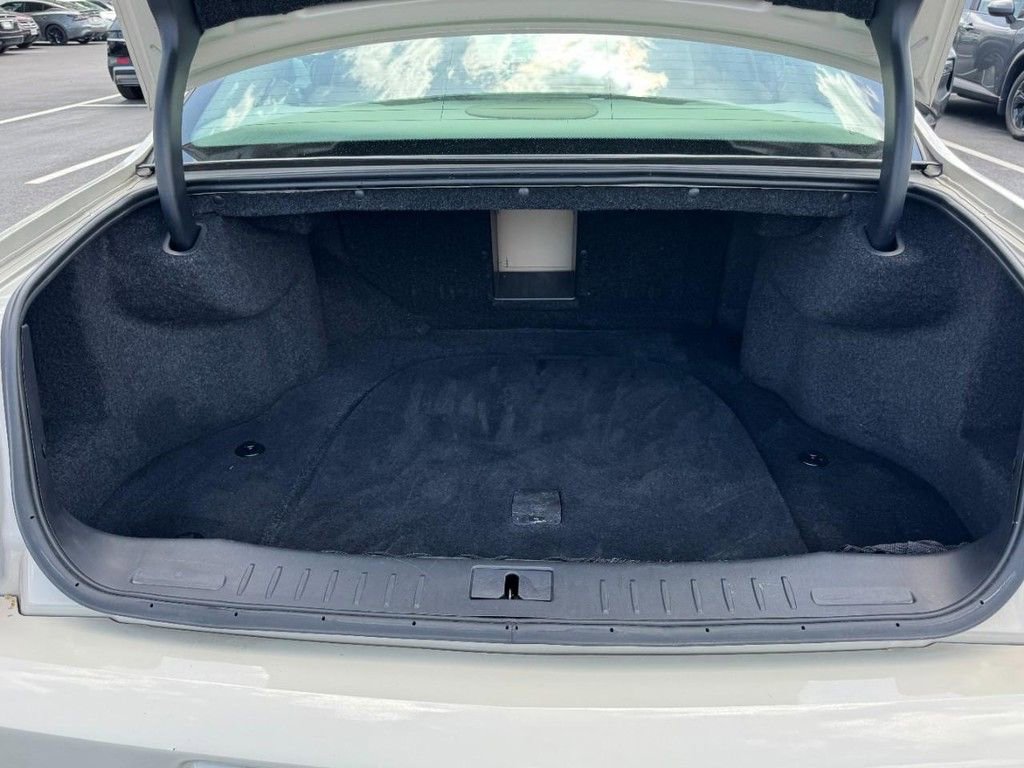 Used 2010 Cadillac DTS Luxury FWD image 6