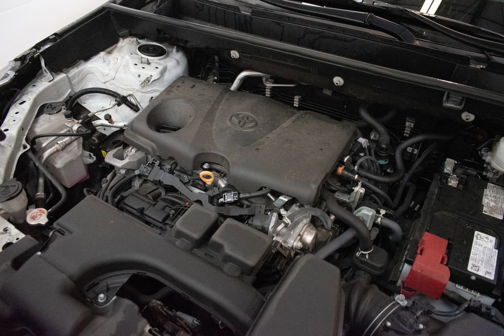 Used 2024 Toyota RAV4 XLE AWD/4WD image 10