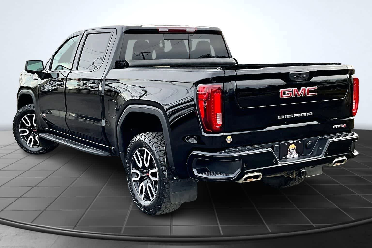 Used 2023 GMC Sierra 1500 AT4 w/ AT4 Preferred Package AWD/4WD image 4