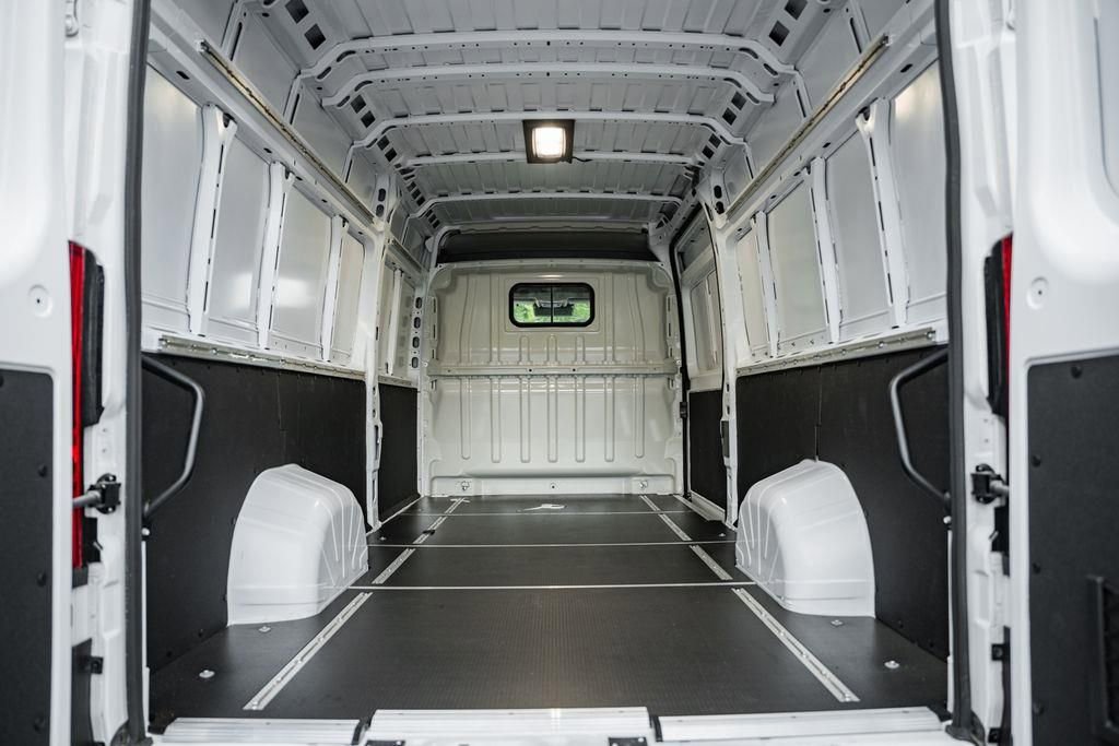 New 2025 RAM ProMaster 3500 w/ Quick Order Package 22G SLT image 9