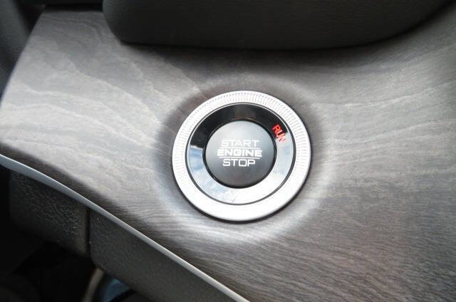 New 2025 Jeep Grand Cherokee Limited w/ Trailer Tow Package image 26