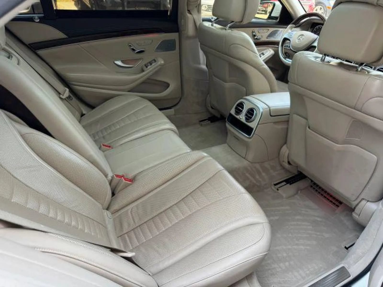 Used 2015 Mercedes-Benz S 550 Sedan image 32