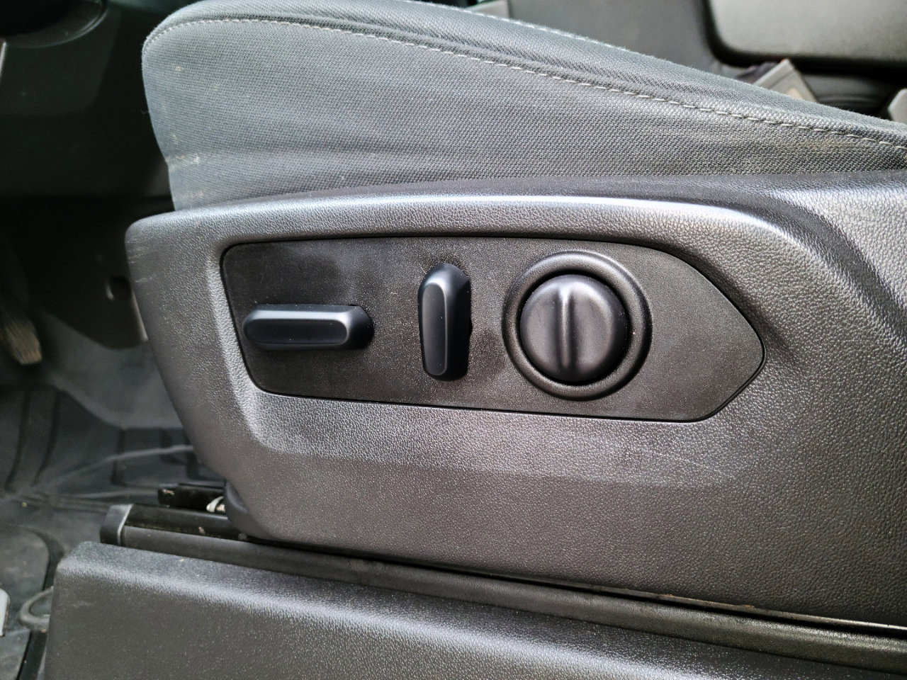 Used 2019 Chevrolet Silverado 1500 LT Trail Boss w/ Convenience Package image 18