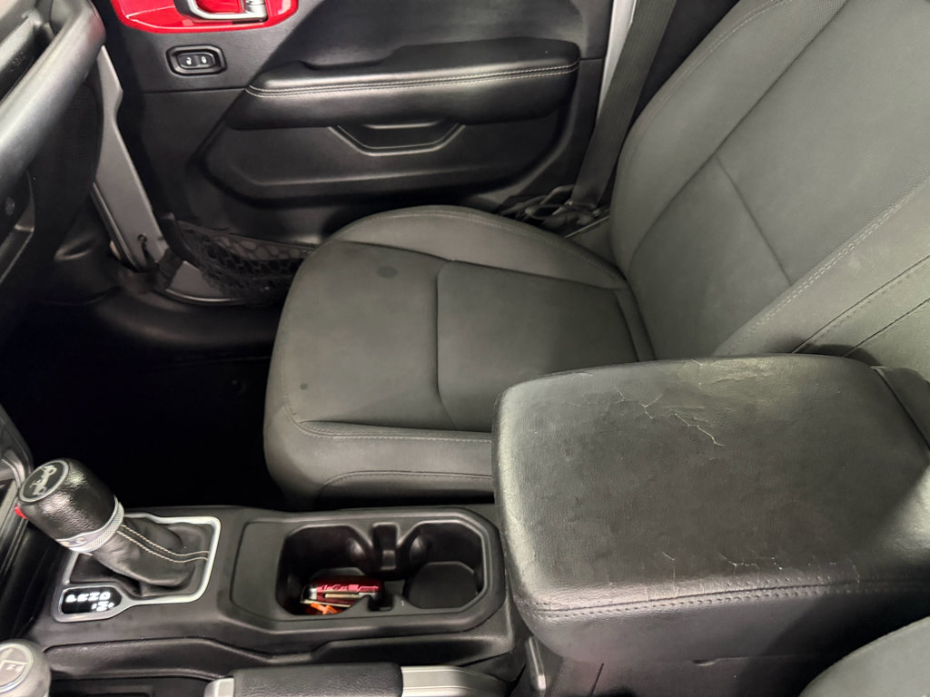 Used 2018 Jeep Wrangler Unlimited Sahara image 25