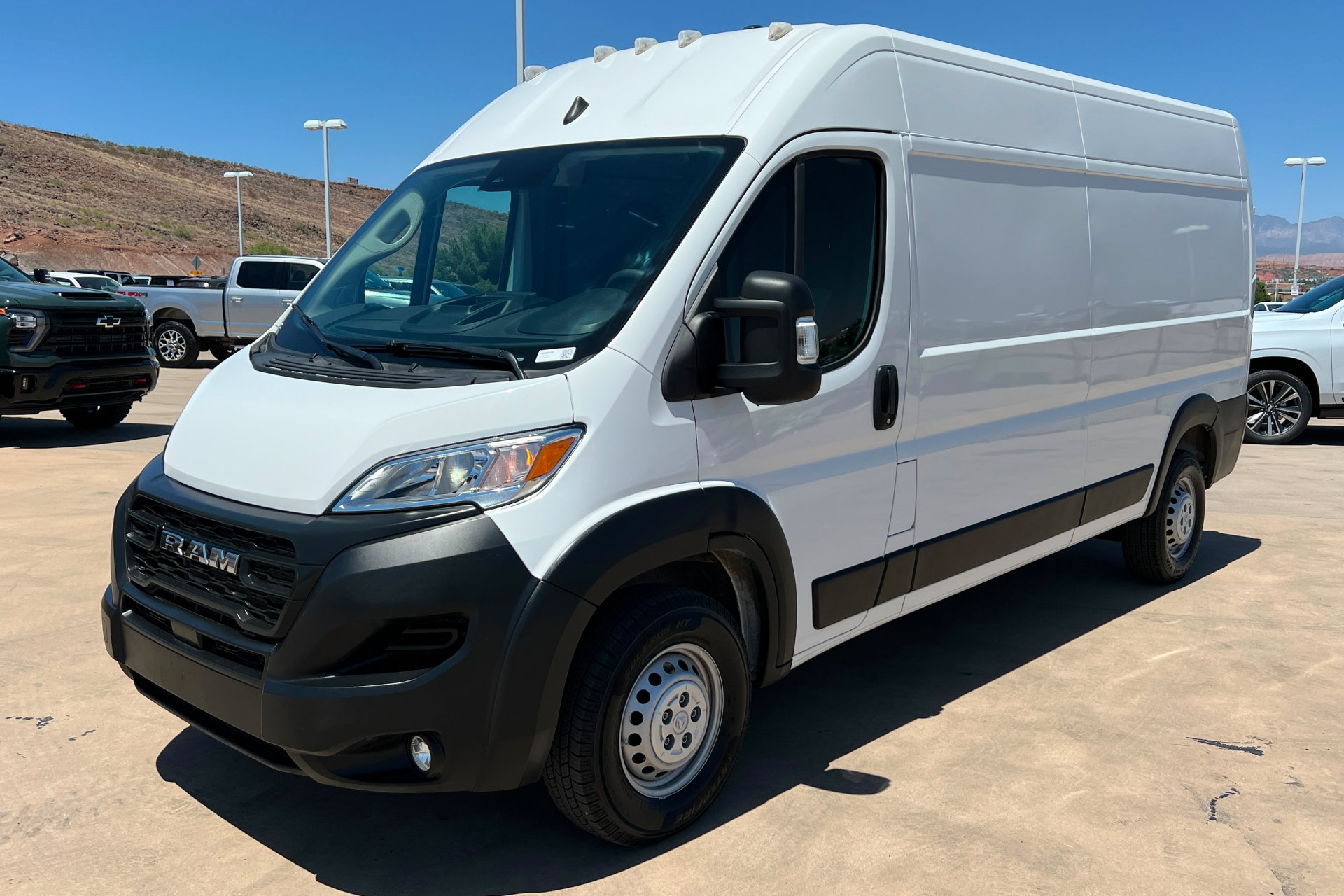 Used 2025 RAM ProMaster 3500 w/ Convenience Group FWD image 1