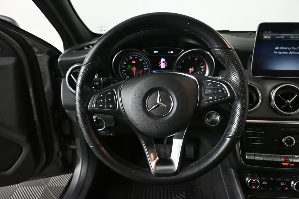 Used 2019 Mercedes-Benz GLA 250 4MATIC image 2