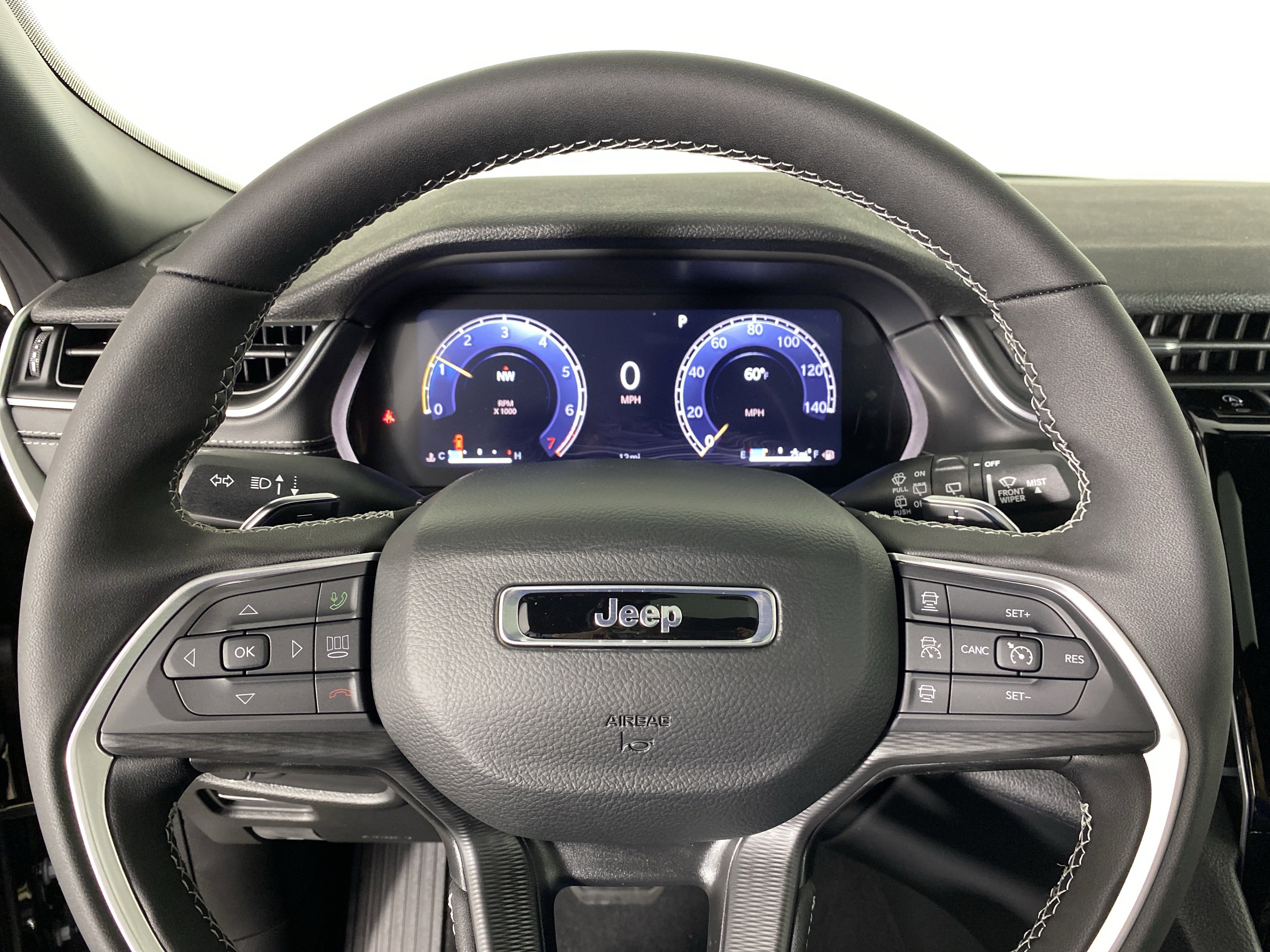 New 2025 Jeep Grand Cherokee L Altitude image 18