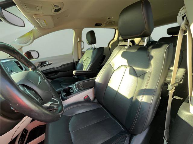 Used 2020 Chrysler Pacifica Touring-L Plus w/ Advanced Safetytec Group image 12