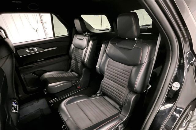 Used 2025 Ford Explorer ST-Line image 22