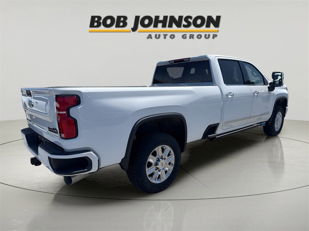 New 2025 Chevrolet Silverado 3500 High Country w/ LPO, Dark Essentials Package image 7