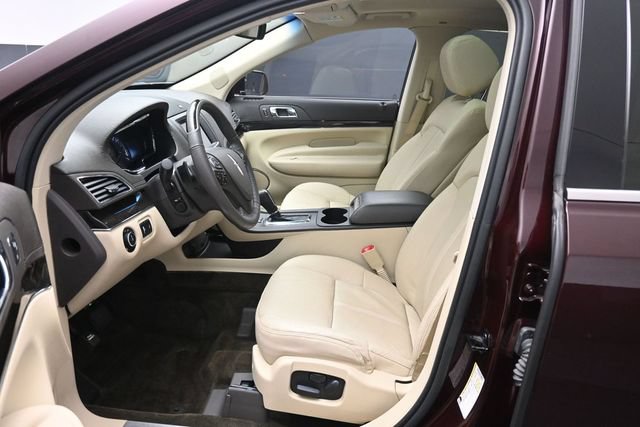 Certified 2019 Lincoln MKT AWD image 10