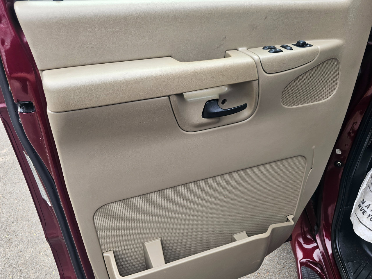 Used 2004 Ford E-250 and Econoline 250 image 24