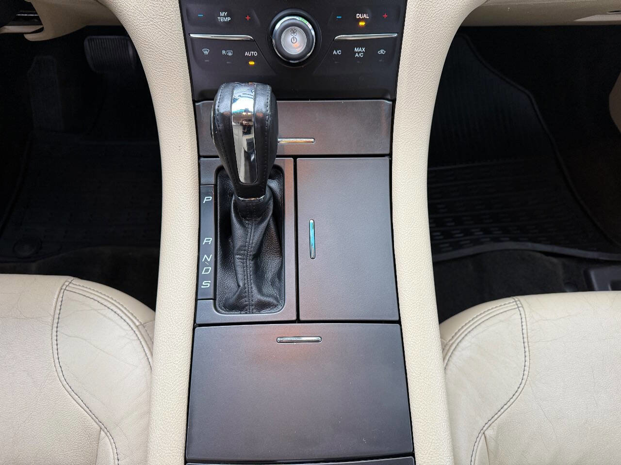 Used 2015 Ford Taurus SEL w/ Equipment Group 201A image 21