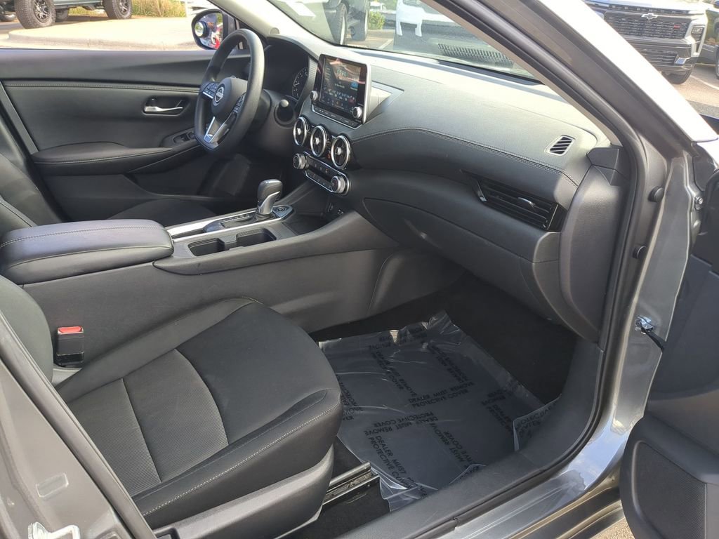 Used 2024 Nissan Sentra SV FWD image 35