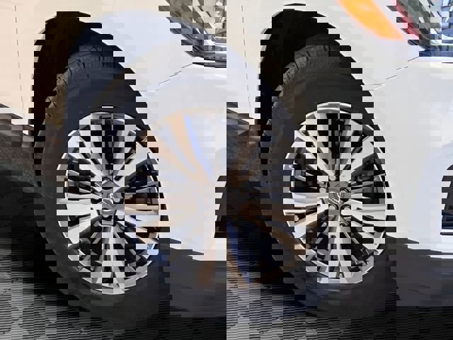 Used 2020 Nissan Pathfinder S image 29