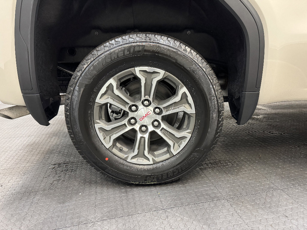 New 2026 GMC Sierra 1500 SLE w/ Preferred Package image 9