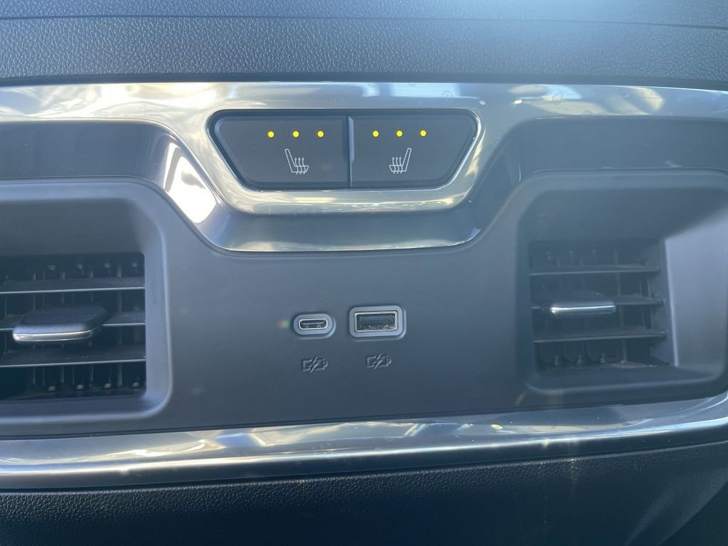 Used 2024 Chevrolet Silverado 1500 High Country w/ High Country Premium Package image 39