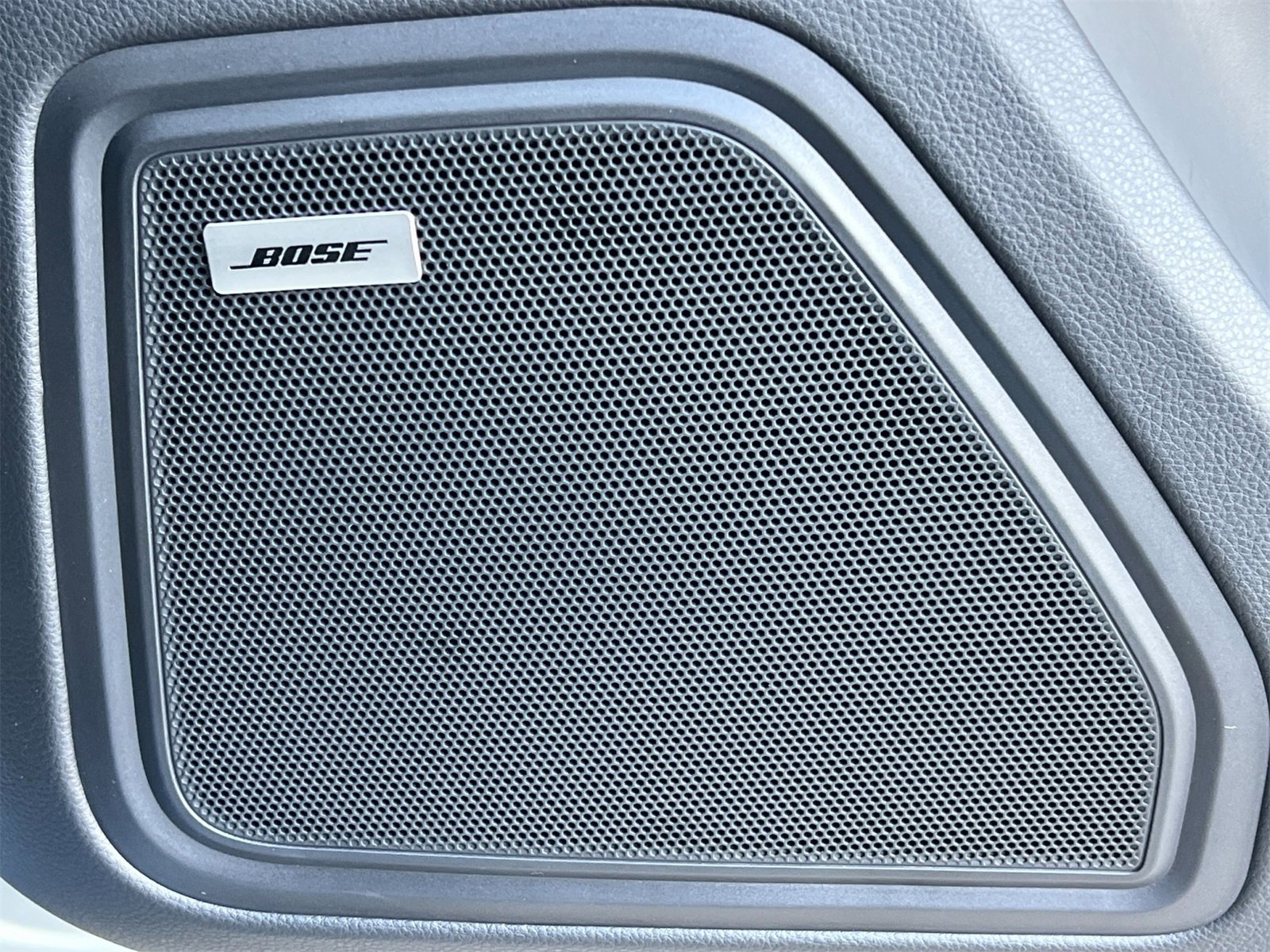 Used 2025 Porsche Macan image 21