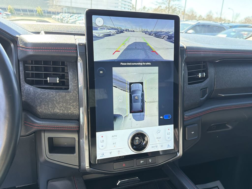 Used 2022 Ford Expedition Limited image 32