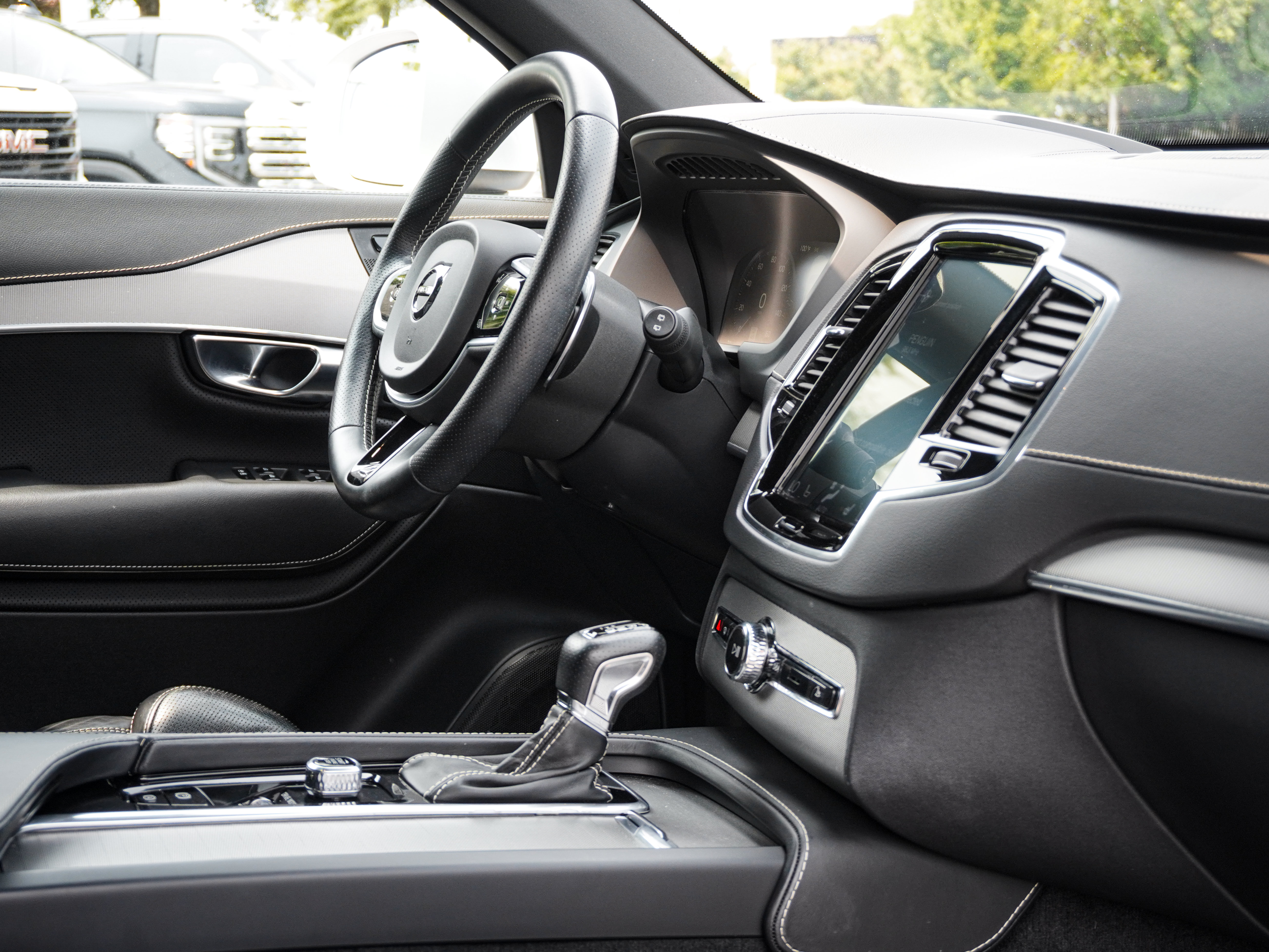 Used 2019 Volvo XC90 T6 R-Design w/ Advanced Package AWD/4WD image 38