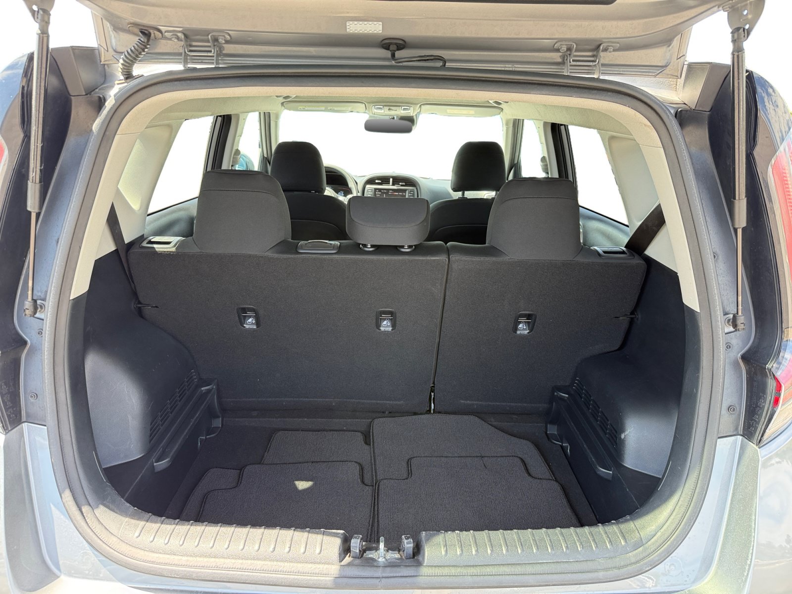 Used 2024 Kia Soul LX w/ Option Group 015 FWD image 17